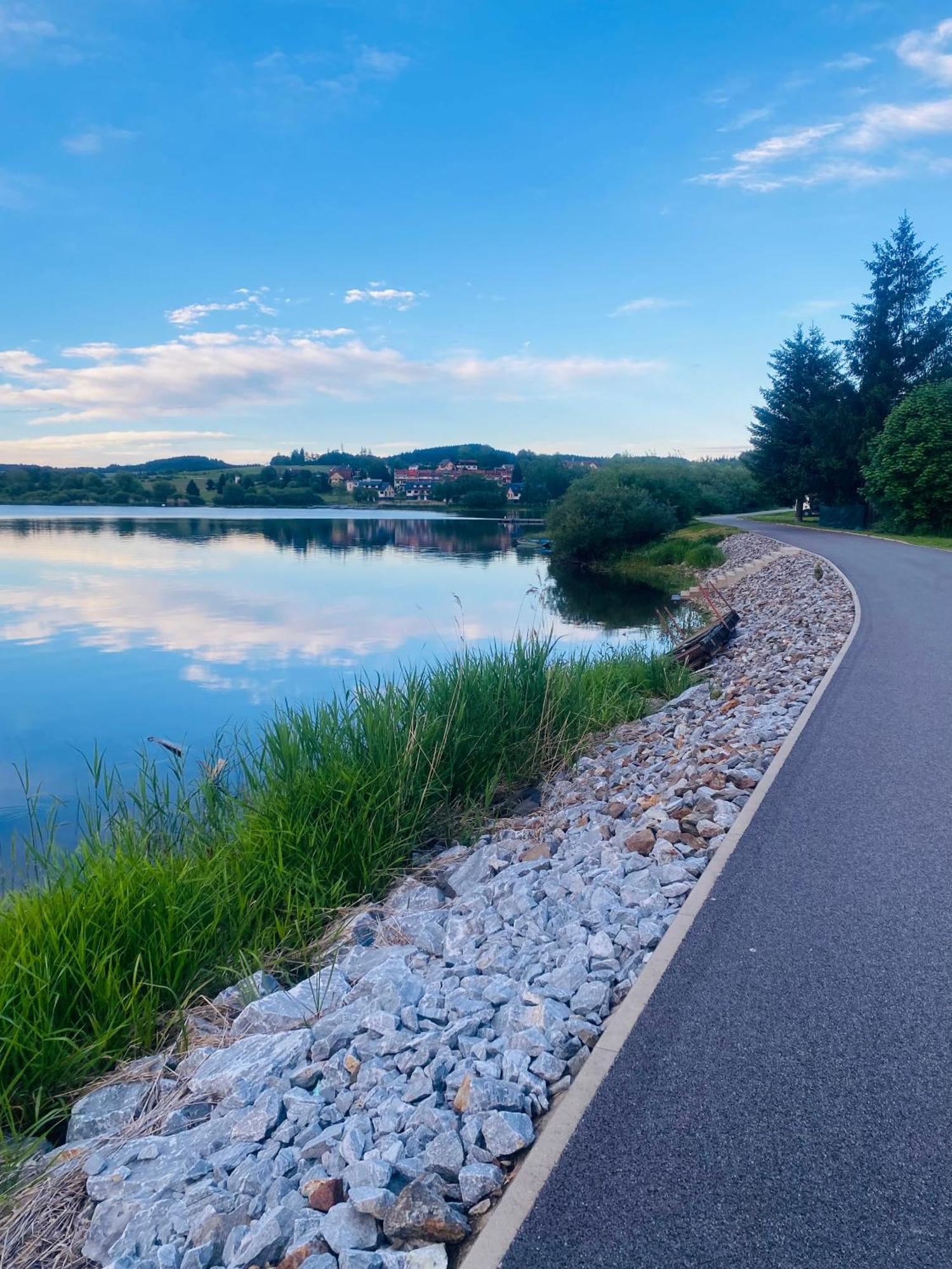 Apartman Na Brehu Lipna Černá v Pošumaví Buitenkant foto